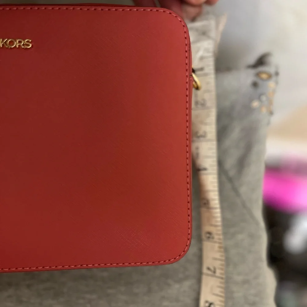 🆕. Michael Kors Jet Set Cherry Crossbody Bag with chain shoulder strap.